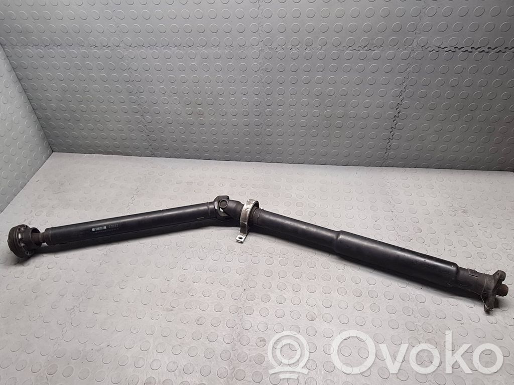 BMW 5 E60 E61 Kardanas komplekte 