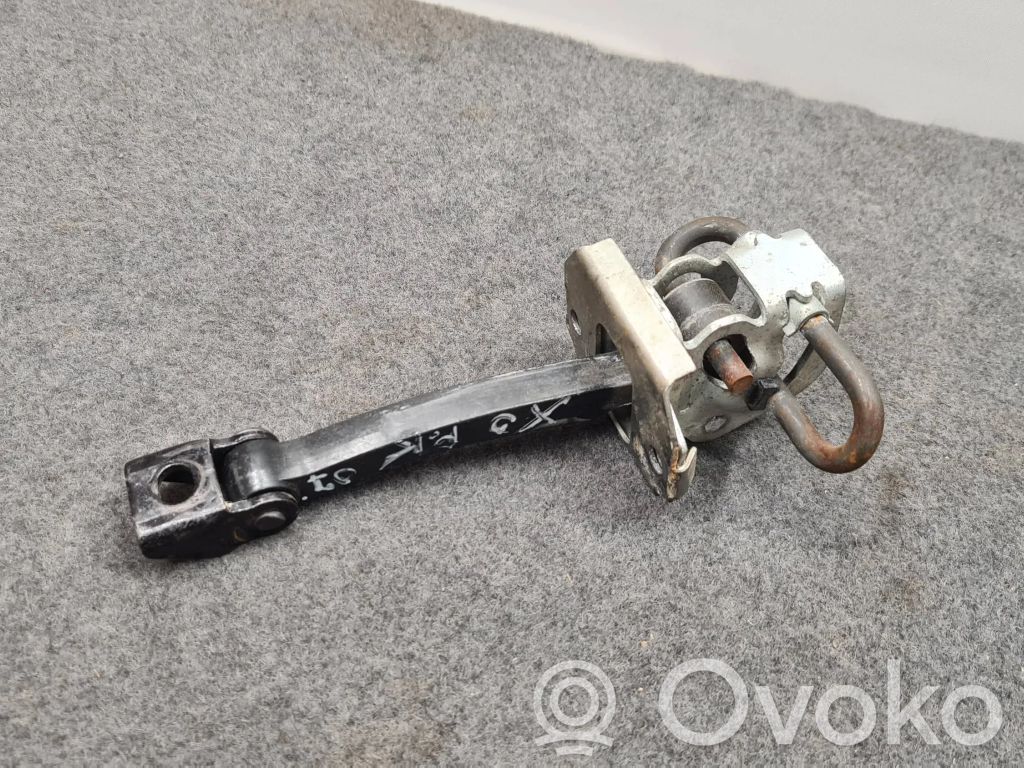 BMW X3 E83 Etuoven pidätin 