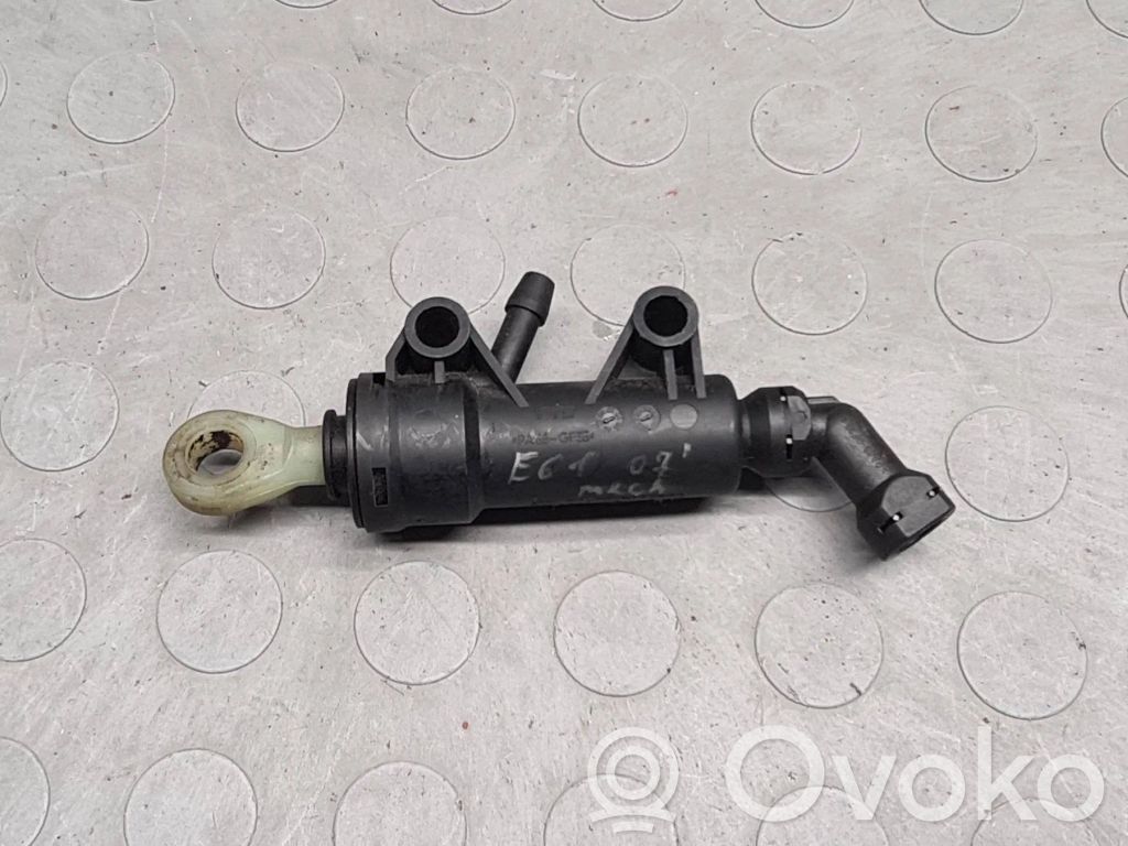 BMW 5 E60 E61 Kytkimen pääsylinteri 