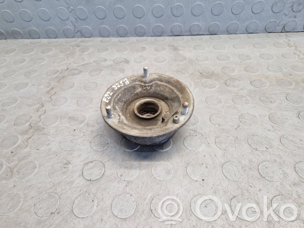 BMW 3 E92 E93 Front upper strut mount 