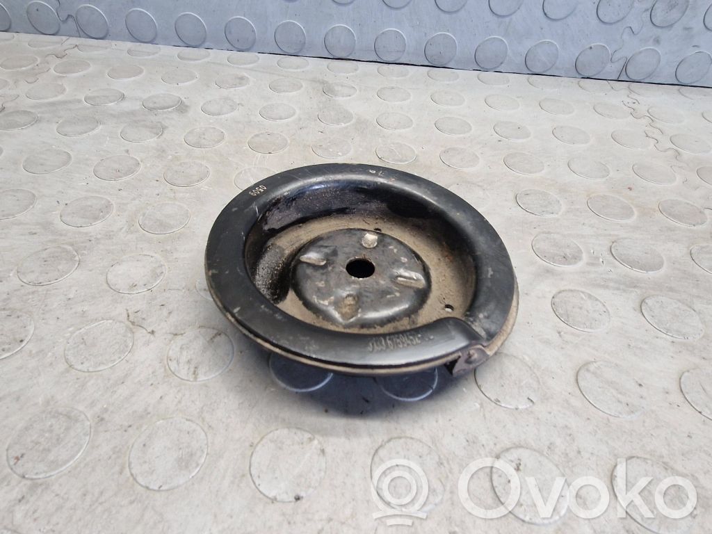 Coil spring mount   6759452