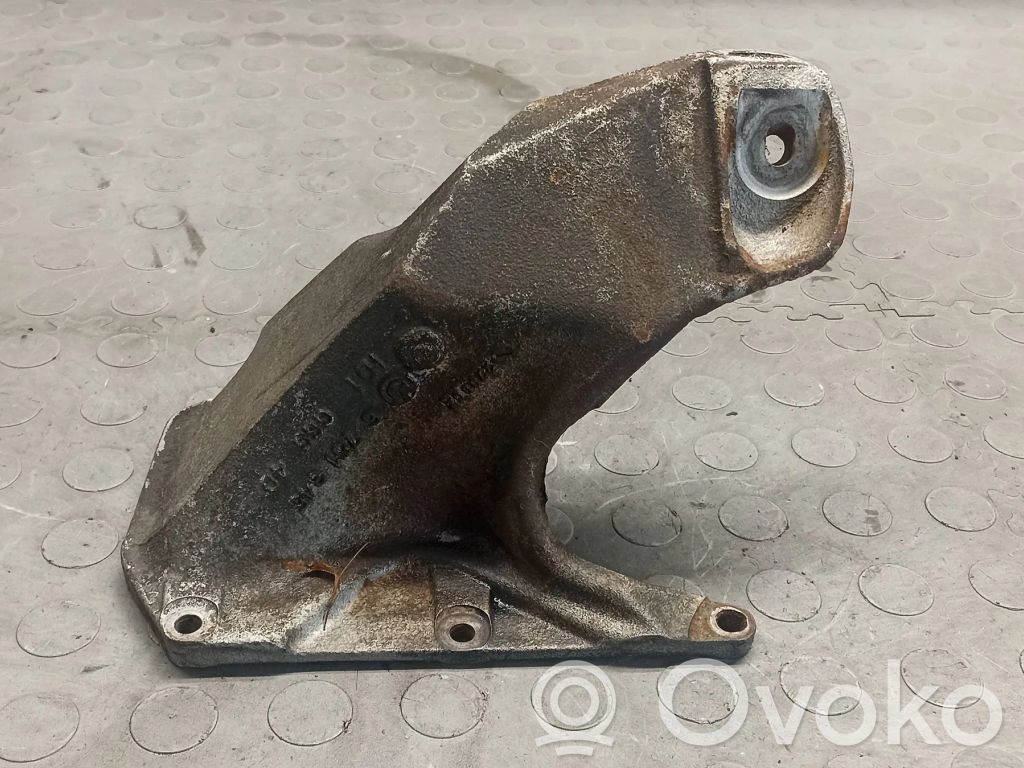 Engine mounting bracket   6751345