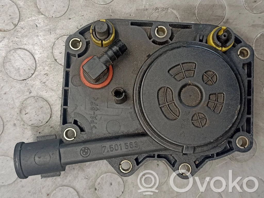 Oil breather separator   7501563