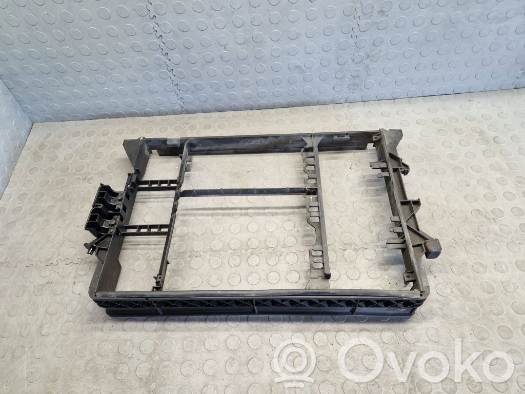 BMW 7 E38 Support de radiateur sur cadre face avant 