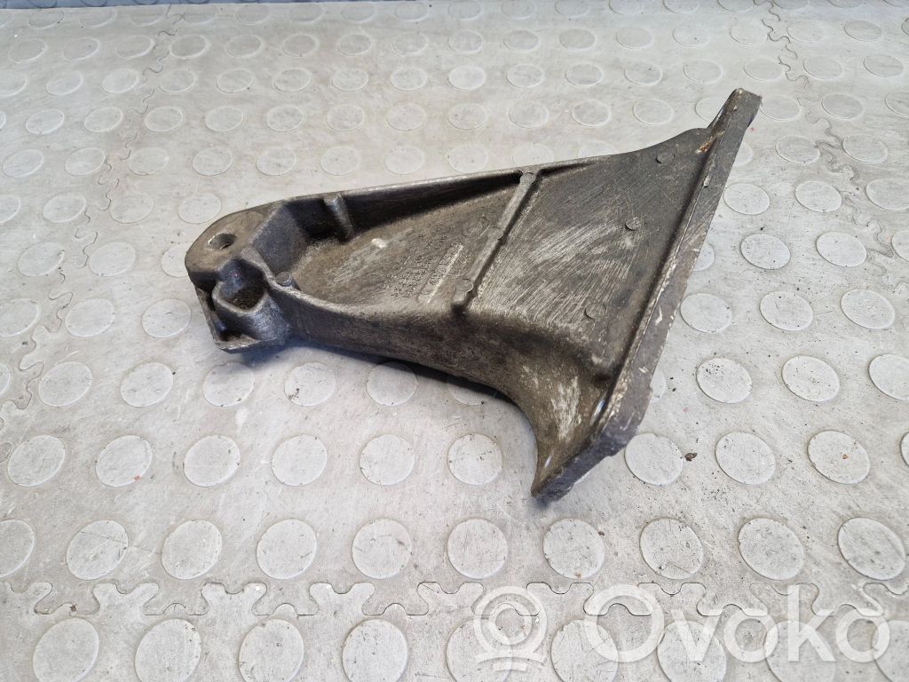 Engine mounting bracket   6753362,6752648,2211
