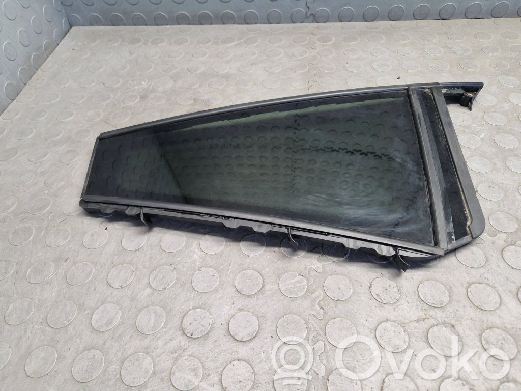 BMW X3 G01 Ventanilla de ventilación de la puerta trasera 