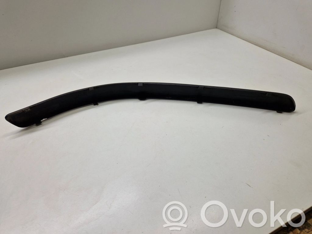 Front bumper splitter molding   2494193