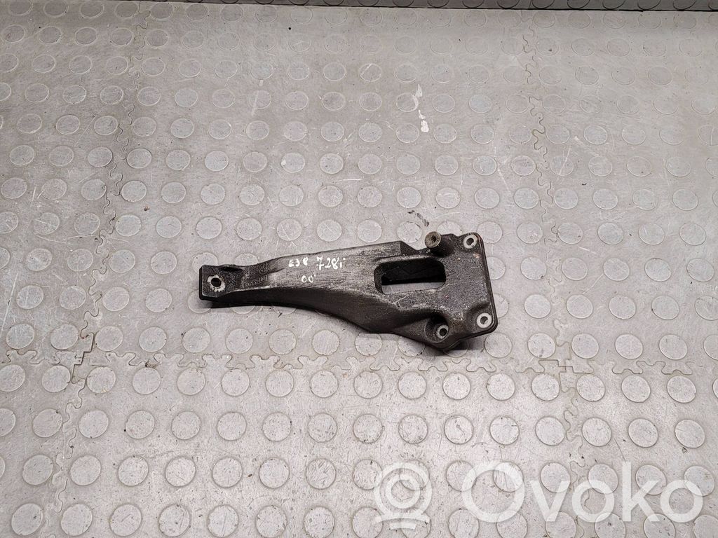 Engine mounting bracket   1095502