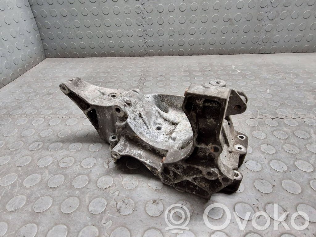 Halterung Lichtmaschine   7802639