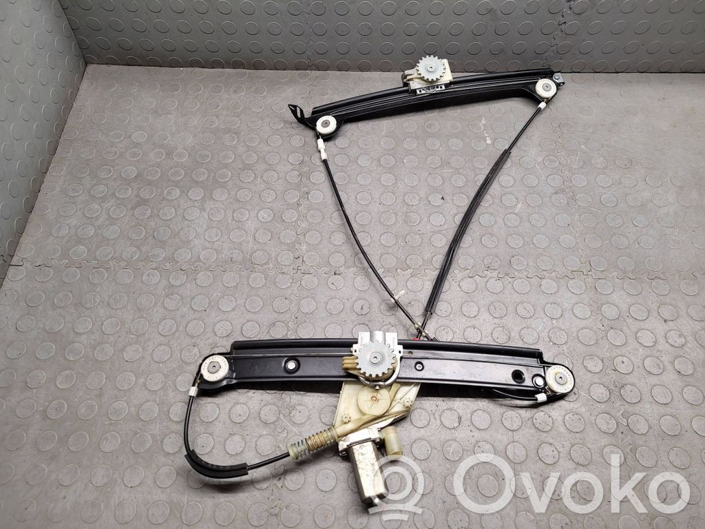 Front door window regulator with motor   7165582