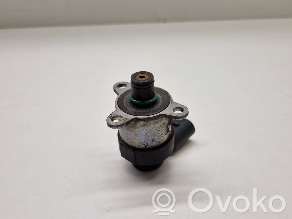 Degvielas spiediena regulators   7787186