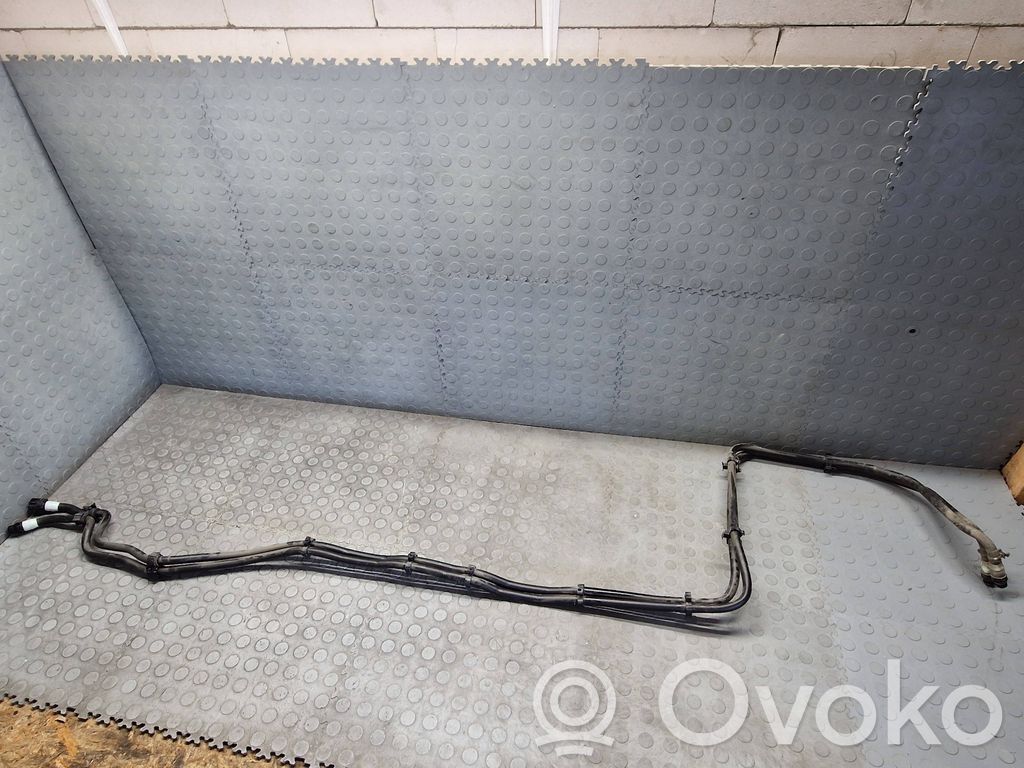 Engine coolant pipe/hose   8475695