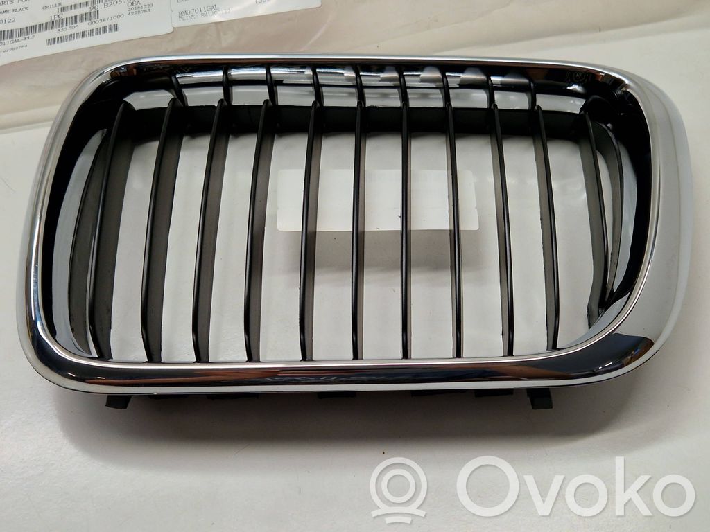 BMW 3 E36 Front bumper upper radiator grill 