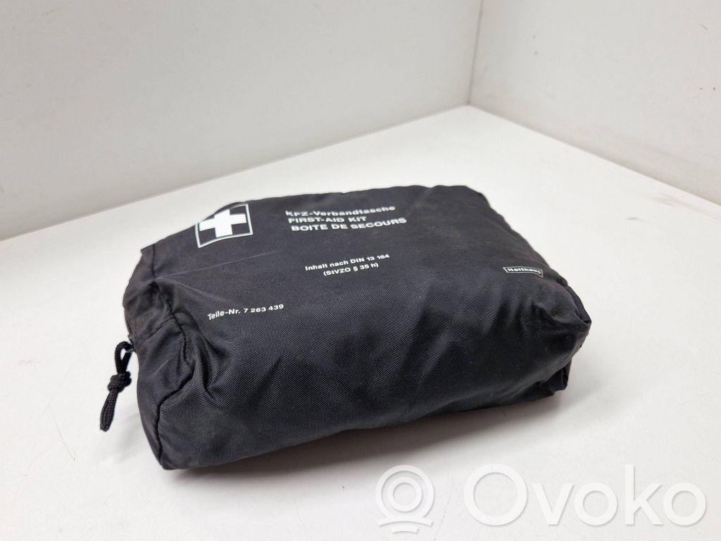 First aid kit   7263439