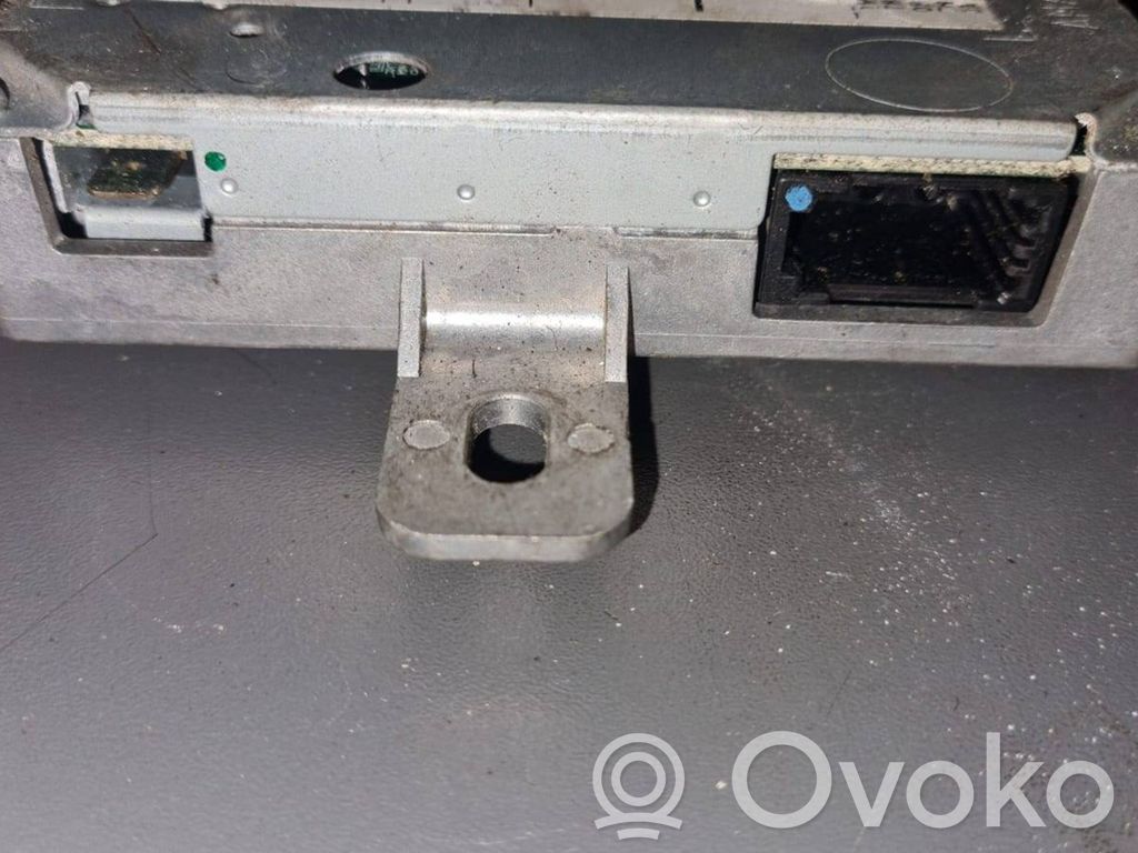 Volvo V50 Sound amplifier 