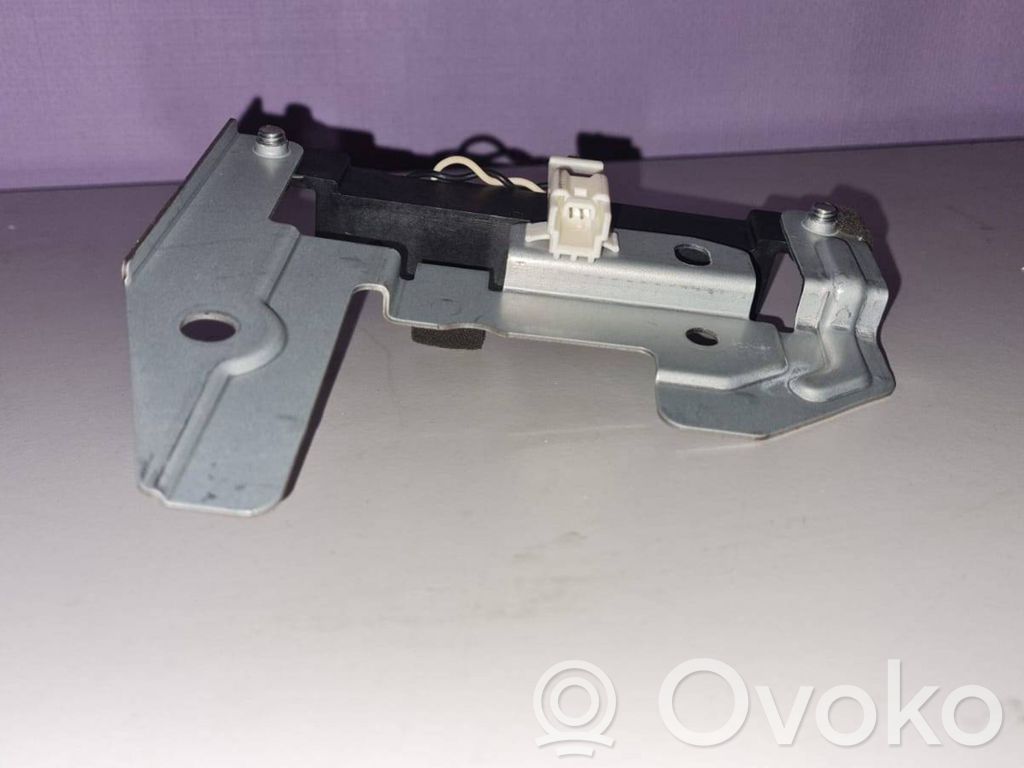 Mazda 3 I Aerial antenna amplifier 