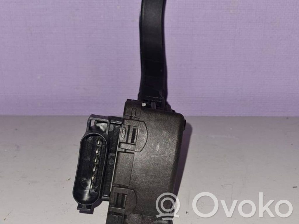 Ford Focus Pedał gazu / przyspieszenia 