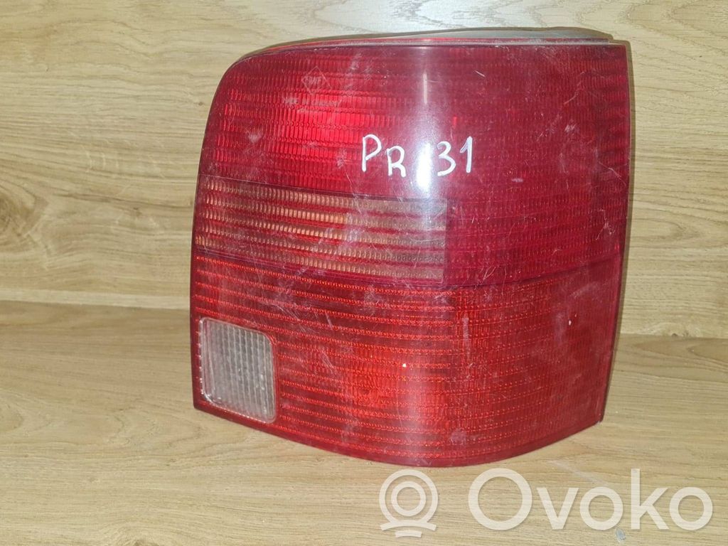 Volkswagen PASSAT B5 Lampa tylna 