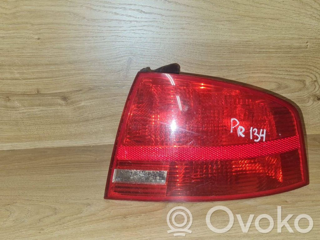 Audi A4 S4 B7 8E 8H Luz trasera/de freno 