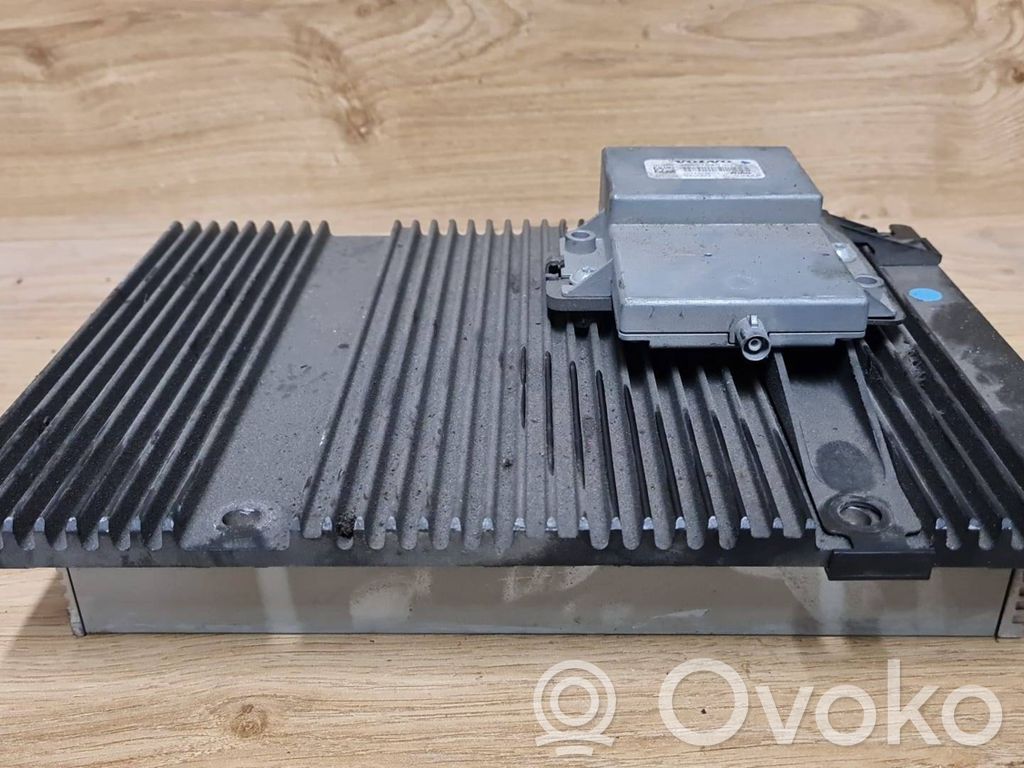 Volvo V50 Sound amplifier 