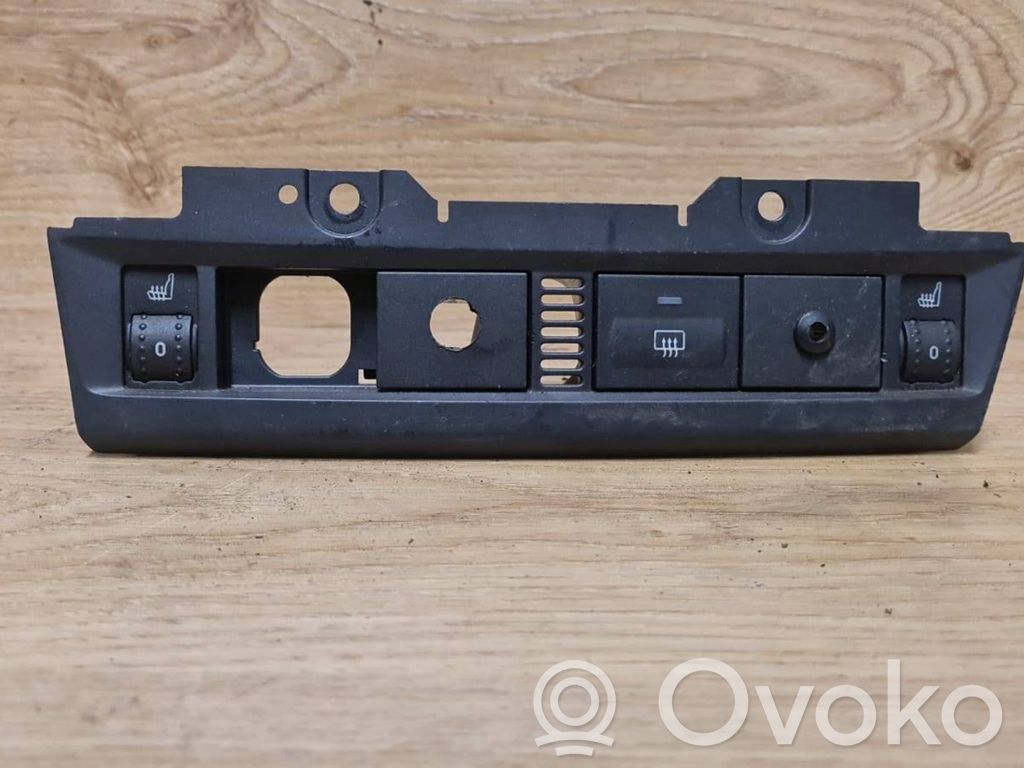 Ford Focus Windscreen/window heater switch 