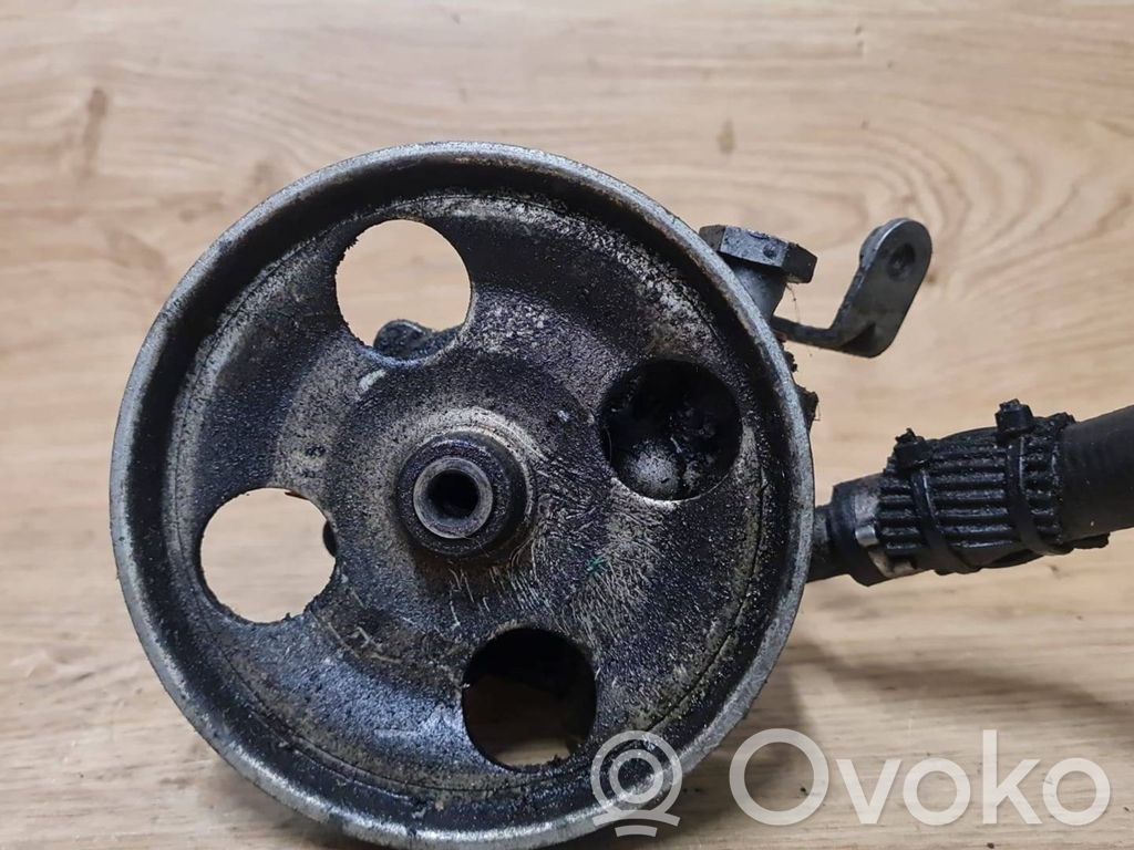 Peugeot 407 Power steering pump 