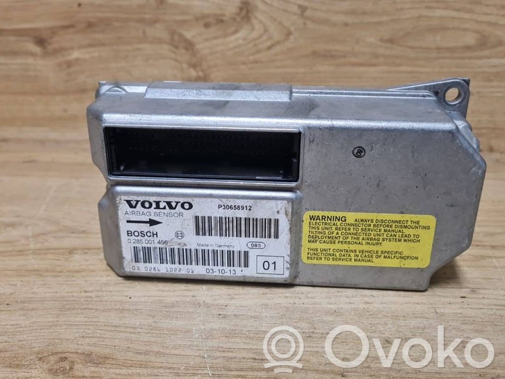Volvo XC70 Airbag control unit/module 