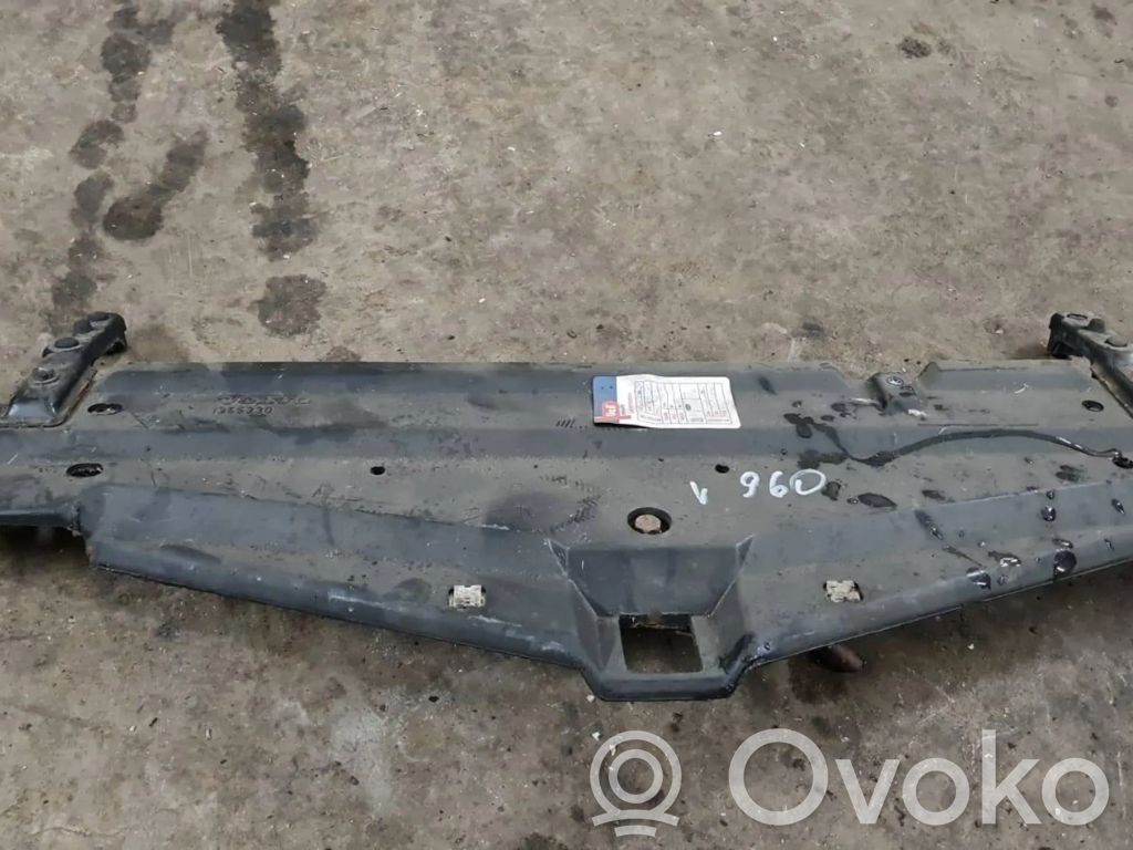 Radiator mount bracket   1355330