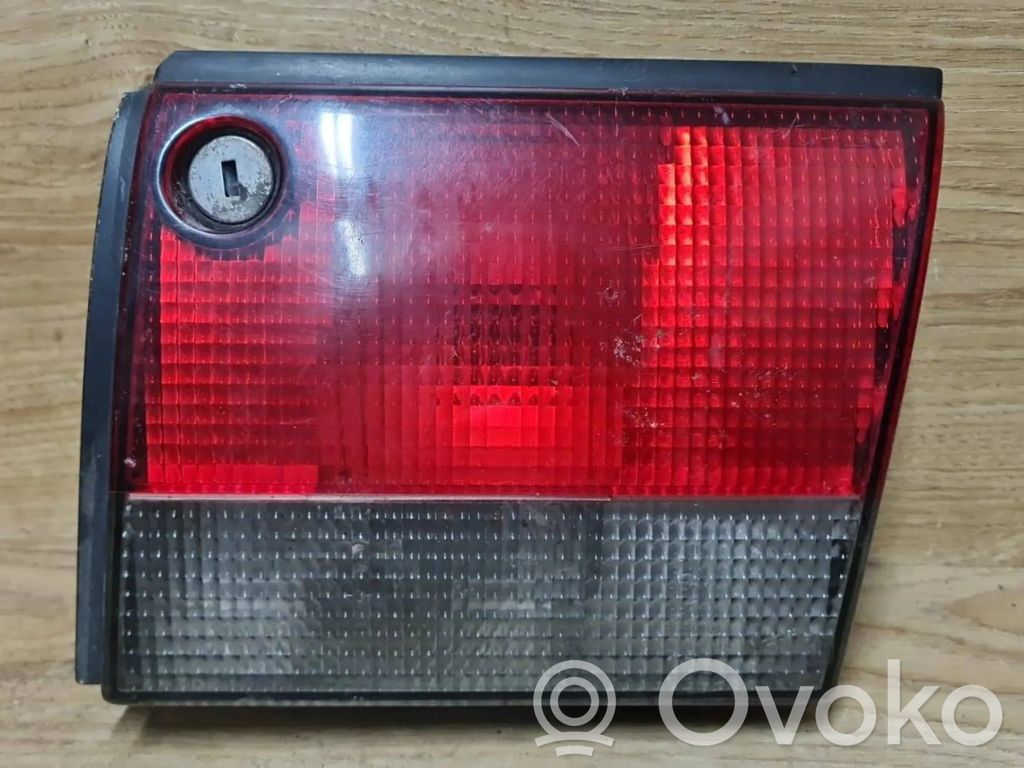 Saab 900 Aizmugurējais lukturis pārsegā 