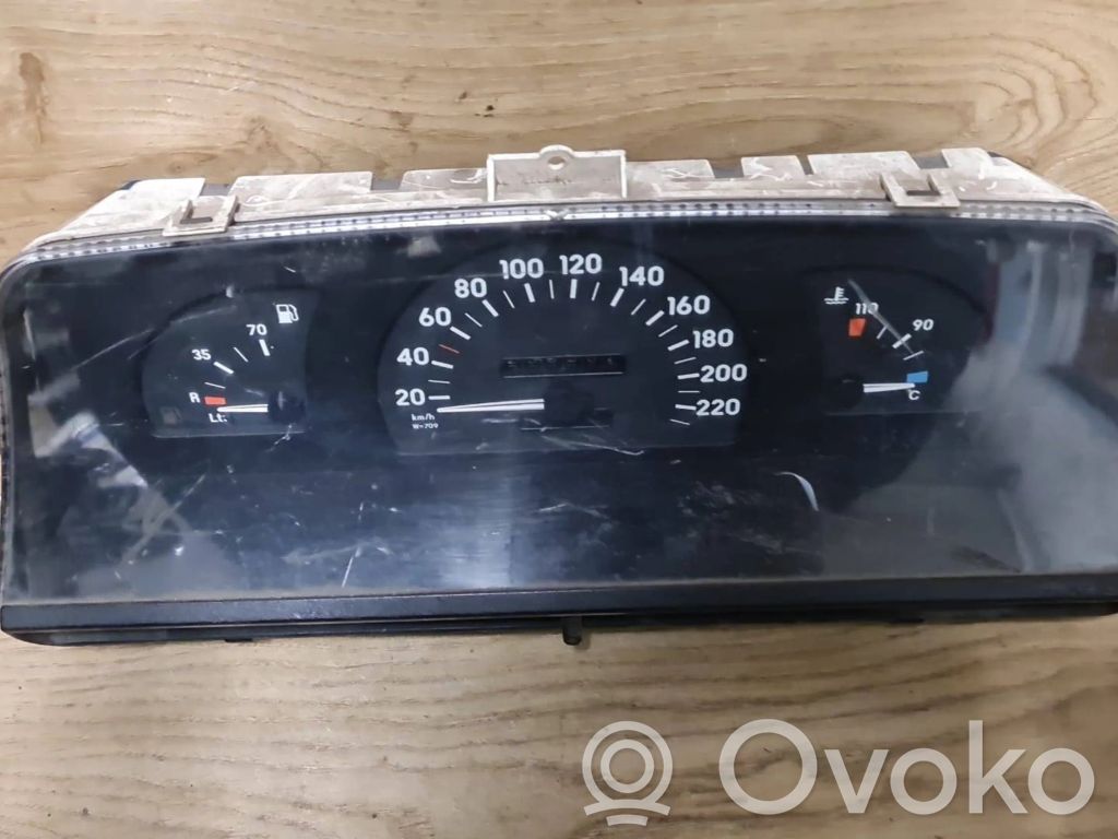 Opel Omega A Spidometrs (instrumentu panelī) 