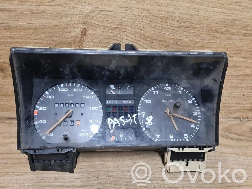 Volkswagen Jetta II Licznik / Prędkościomierz 