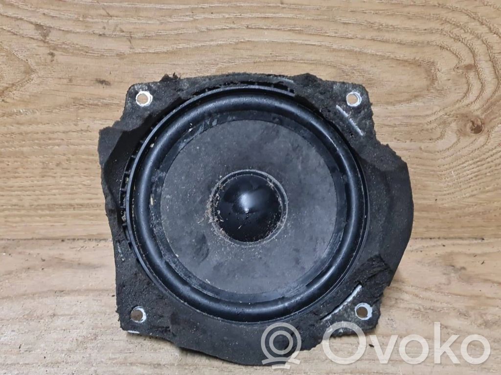 BMW 5 E39 Altavoz de la puerta delantera 