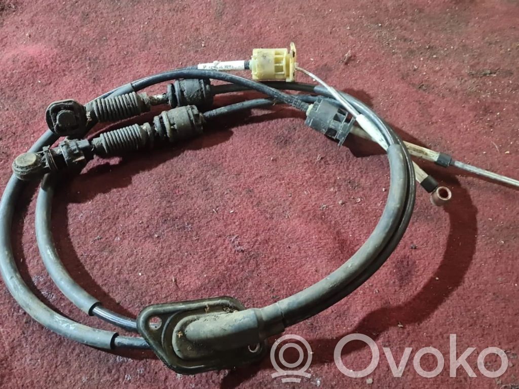 Volvo S60 Gear shift cable linkage 