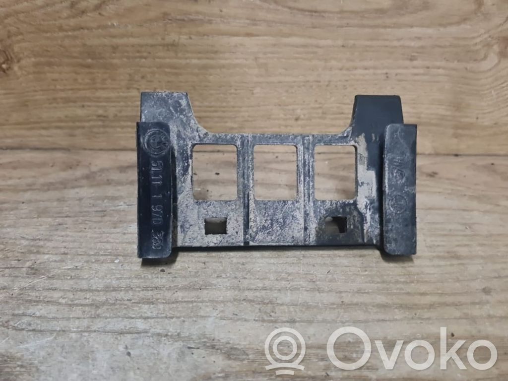 BMW 5 E39 Soporte de montaje del parachoques trasero 