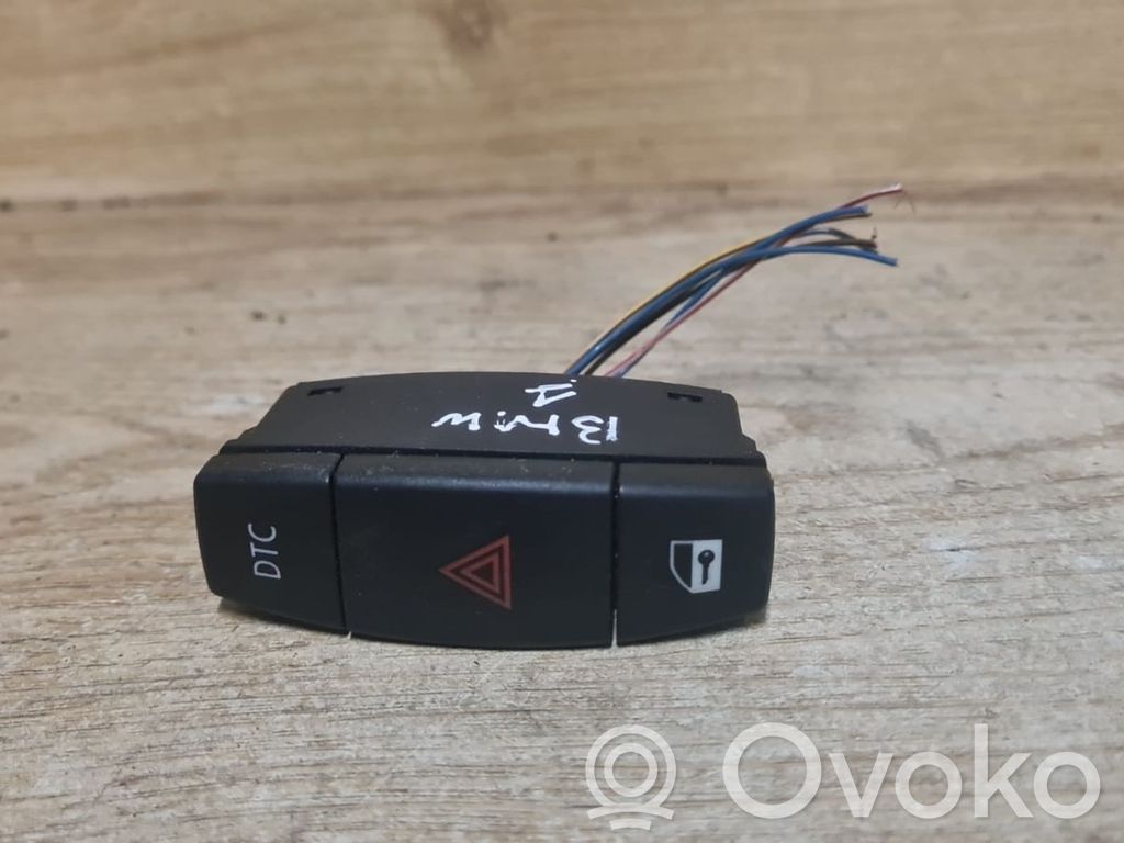 Hazard light switch   694560302