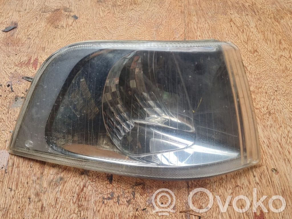 Volvo S40, V40 Kierunkowskaz przedni 
