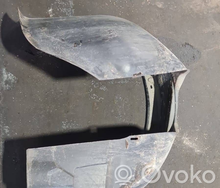 Volvo C30 Nadkole przednie 