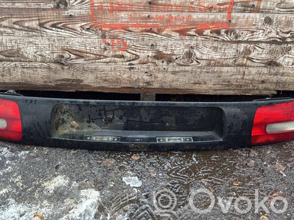 Volvo S40, V40 Galinio dangčio numerio apšvietimo juosta 