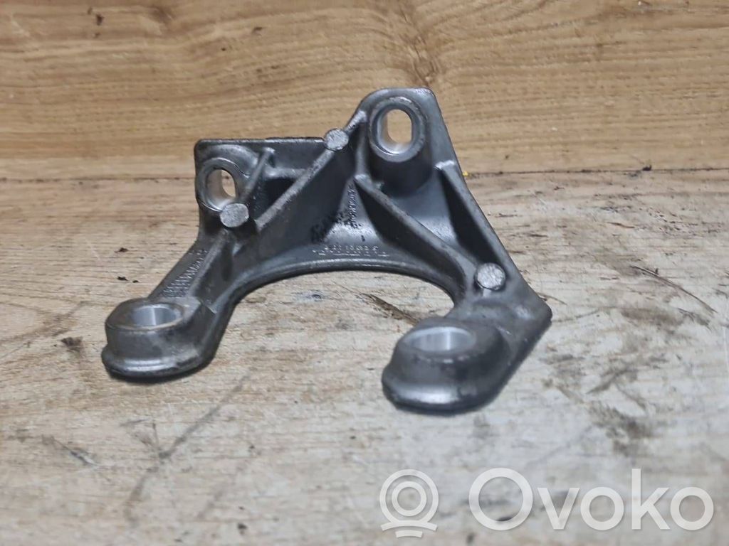 Front differential bracket   30713236