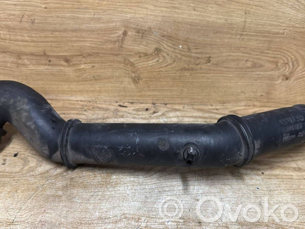 Volvo V70 Tubo flessibile intercooler 