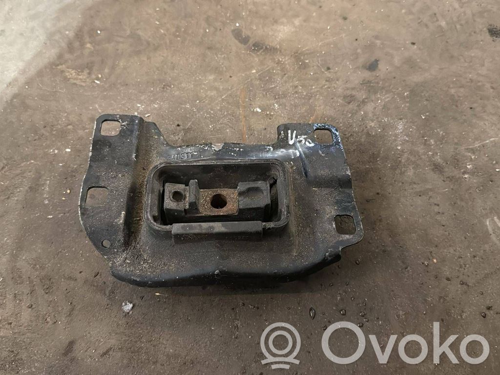 Volvo V50 Engine mount bracket 