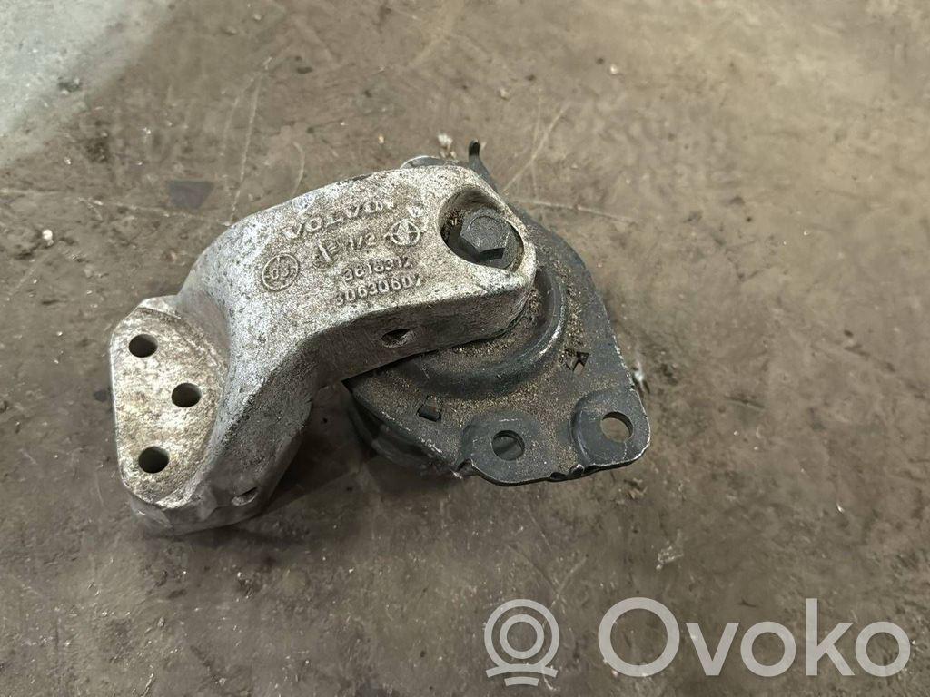 Volvo S40, V40 Engine mount bracket 