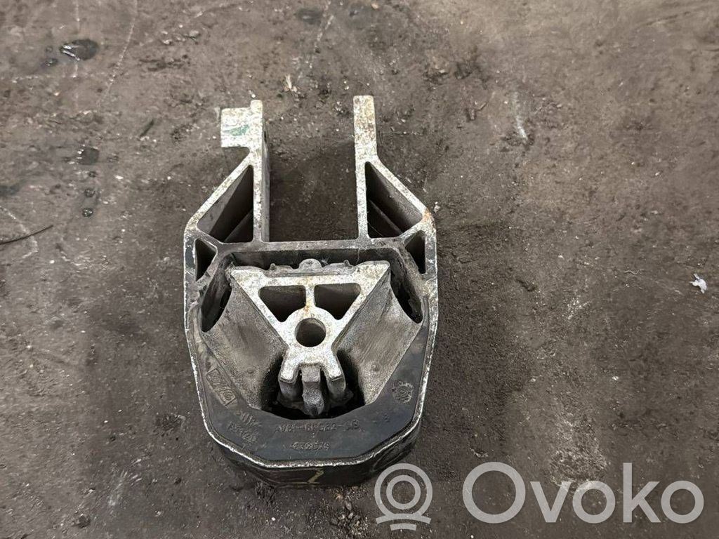 Volvo V50 Moottorin kiinnikekorvake 