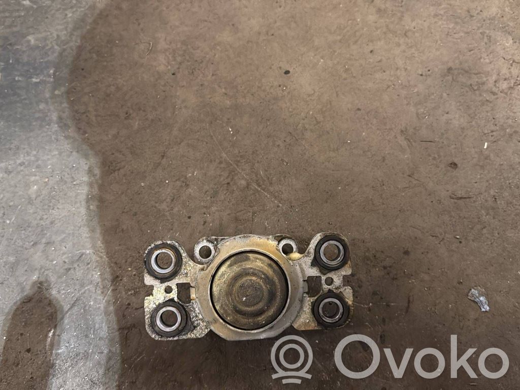 Engine mount bracket   8G9N7M121BA