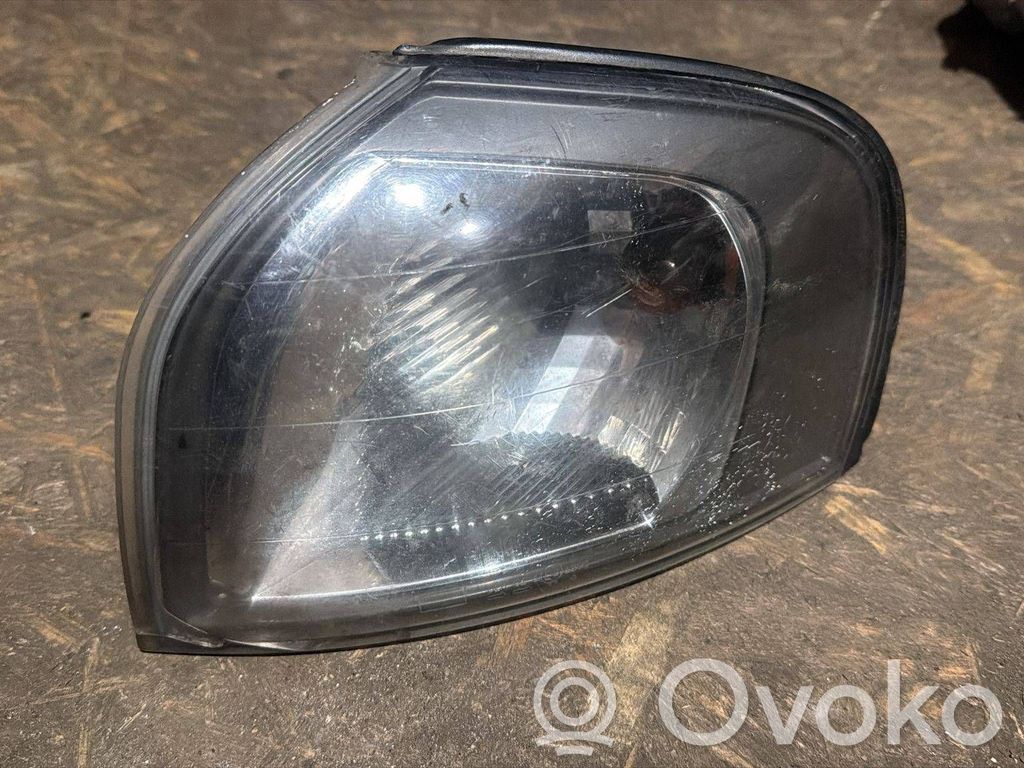 Volvo V70 Front indicator light 