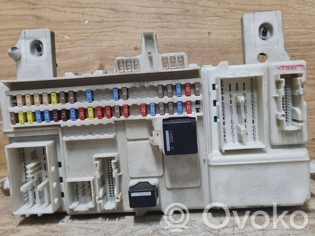 Volvo C30 Juego de caja de fusibles 