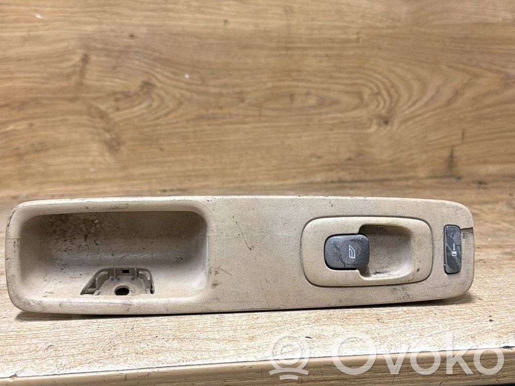 Electric window control switch   9452961