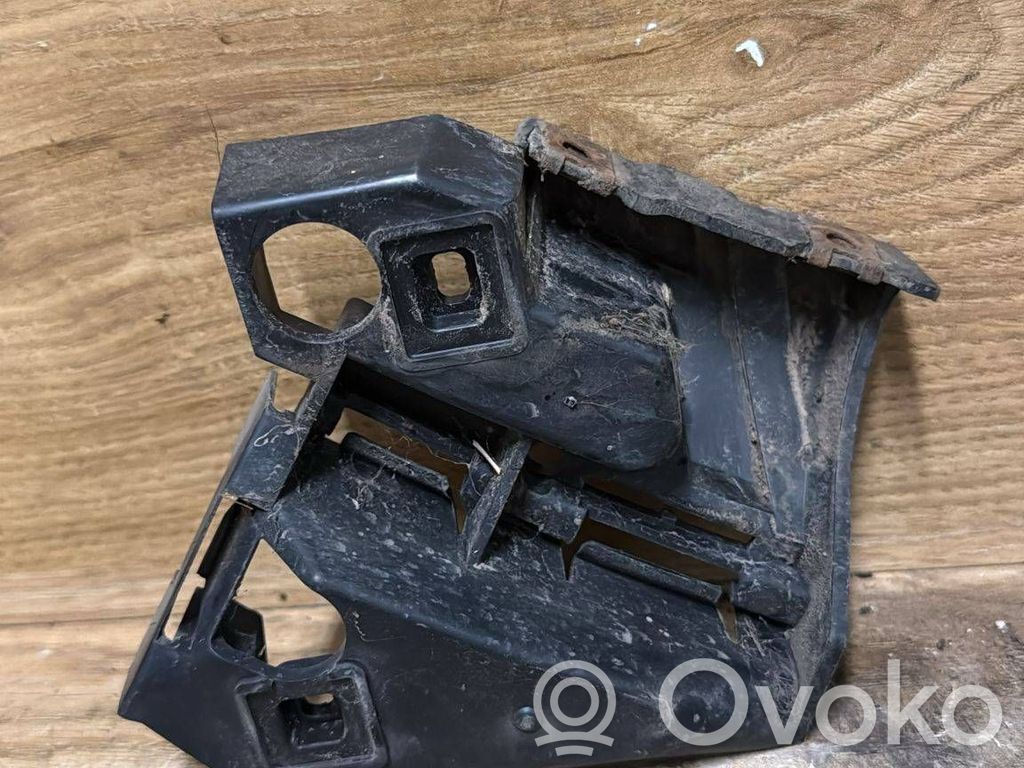Volvo C30 Front bumper mounting bracket 
