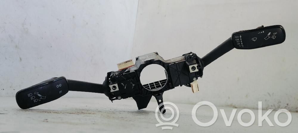 Interruptor de control multifunción   3Q0953521