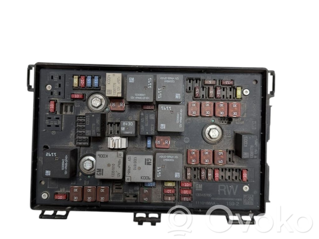 Opel Astra J Drošinātāju bloks 